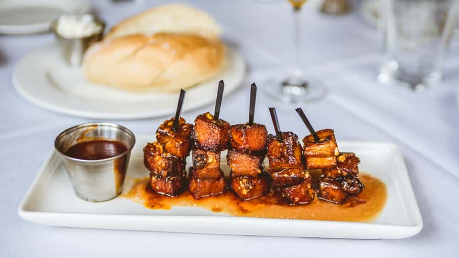 Austin: Downtown Food Tour with 6+ Tastings of Local Flavors - Finding your guide at Fareground at One Eleven