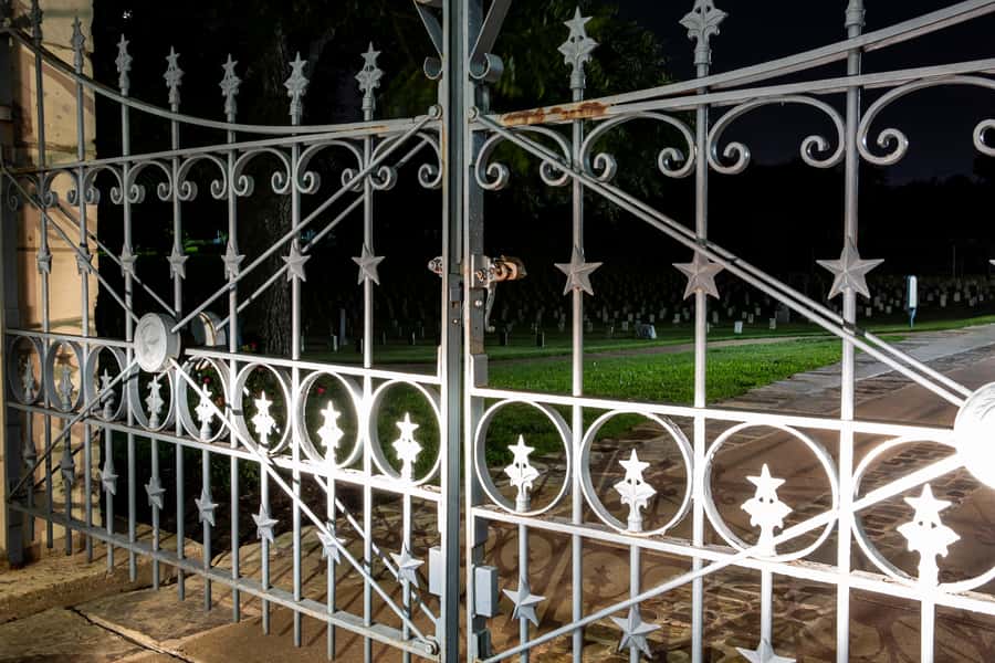 Austin Ghosts Spirits & Poltergeists Haunted Walking Tour - Should You Book This Haunted Walking Tour?