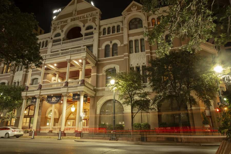 Austin Ghosts Spirits & Poltergeists Haunted Walking Tour - Group Feel and Questions: Why Small Can Be Better