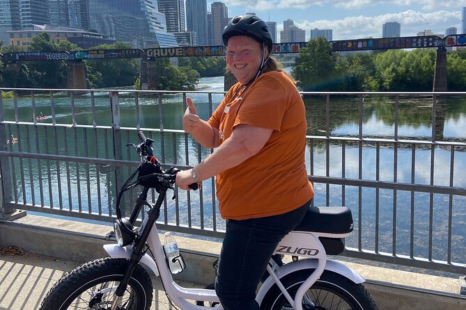 Austin Good Vibes E-Bike Tours - Music Icons by Lady Bird Lake: Pfluger Bridge and Stevie Ray Vaughan