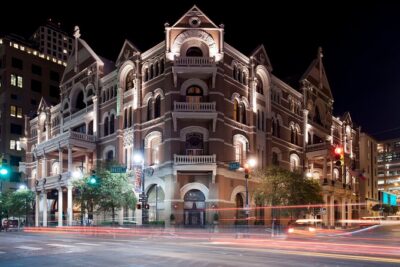 Austin: Haunted Pub Crawl Walking Tour - Starting Point Near the Fairmont: Getting Oriented Fast
