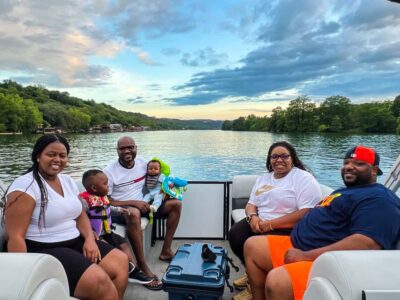 Austin: Lake Austin Private Boat Cruise - Full Sun Shading - Sun shading, Bluetooth, and comfort on a pontoon boat