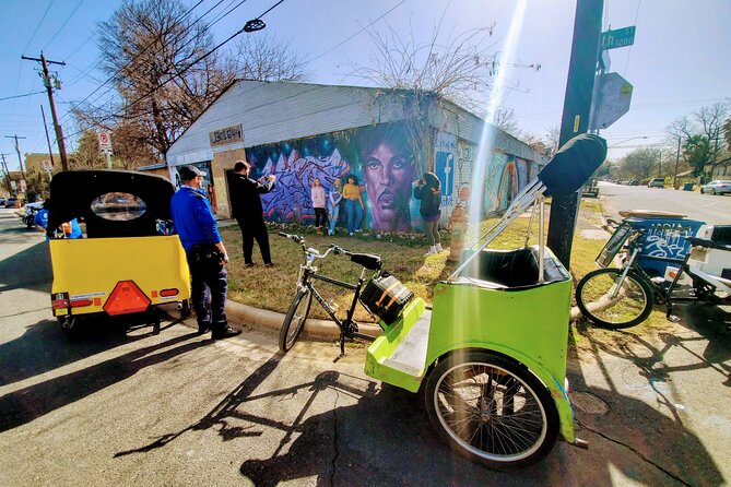 Austin Mural Selfie Tour by Pedicab - Stop 3: Willie Nelson Statue for Iconic Austin Star Power