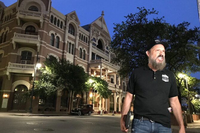 Austin Murder Walk - Stop 3: the Speakeasy Tavern on Congress and the suspect theories