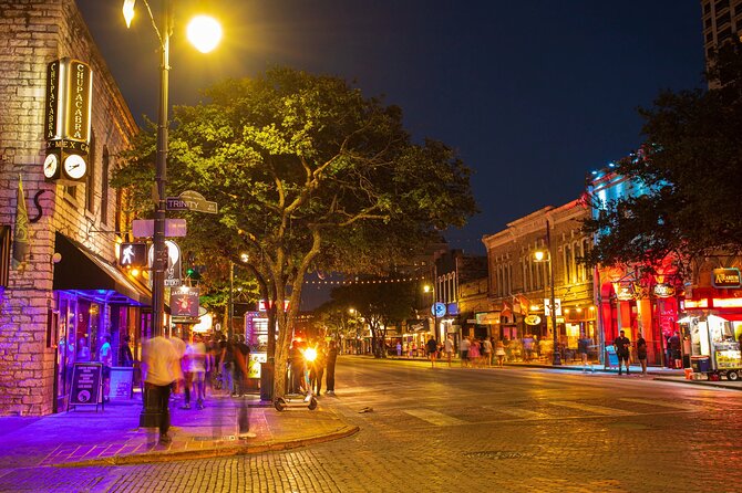 Downtown Austin Live Music Pub Crawl - The guide’s job: keep you moving, keep you in the music