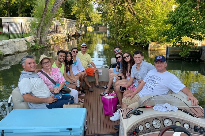 Private 2hr Scenic Boat Cruise Lake Austin- BYOB- Fits 15 People - Meeting at 3825 Lake Austin Blvd and Starting Near the Action
