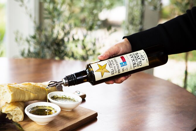 Texas Hill Country Olive Oil and Balsamic Vinegar Tasting - Small Bites and the Sampling Tray: What You’re Actually Eating