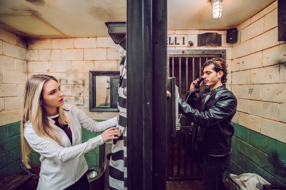 The Escape Game: Epic 60-Minute Adventures in Austin - How the Game Guide and Hint System Change Everything