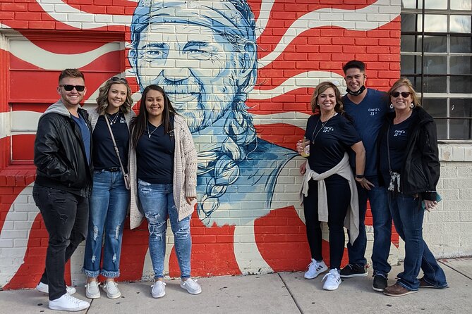 Weird Austin City Tour - Live music on the move: the guides’ performance style